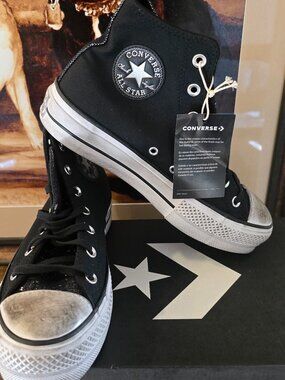 Women Converse Chuck Taylor CTAS Platform Studded Shoe A06450C Sz 9 US NEW